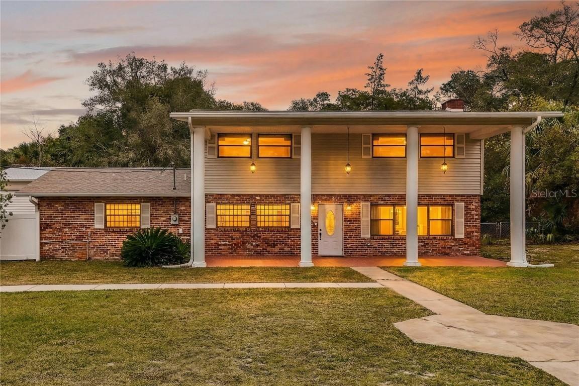 11 Reyes Rd., Deland, FL 32724