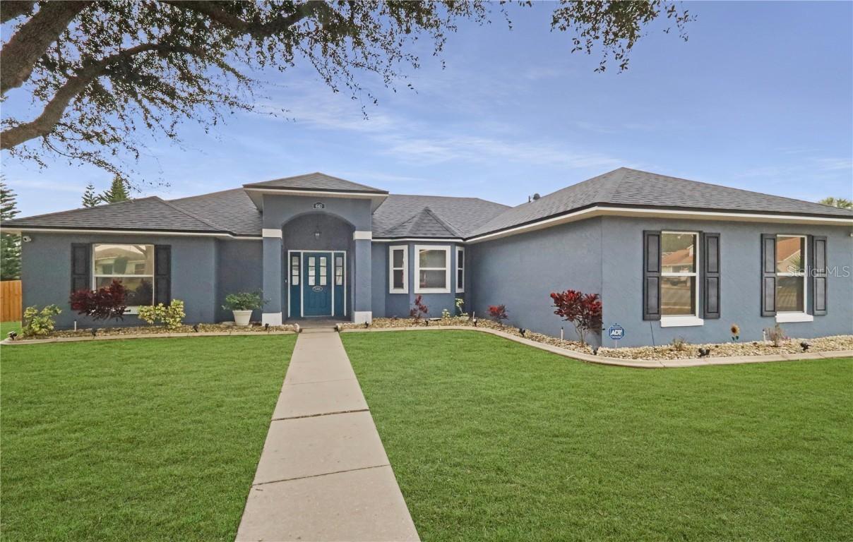 640 Woodview Dr., Tavares, FL 32778