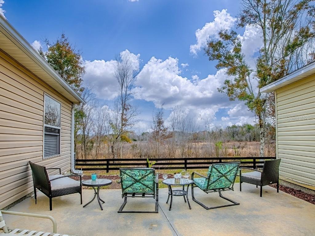 221 Montoya Dr., Lady Lake, FL 32159