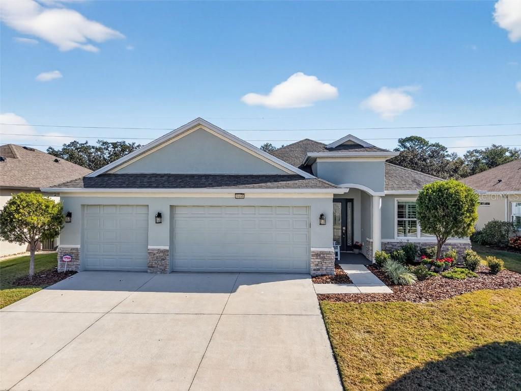 8460 Bridgeport Bay Circle, Mount Dora, FL 32757