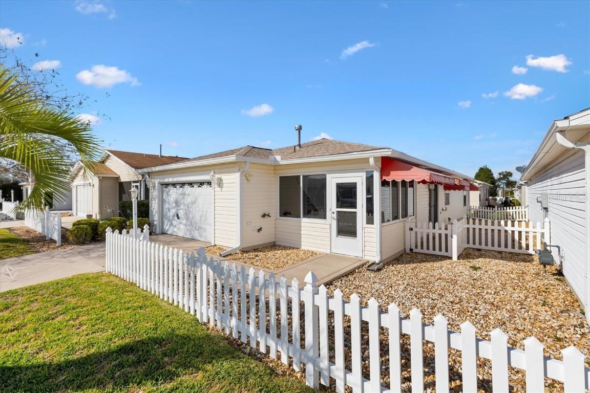 3495 Cambria Cir., The Villages, FL 32162