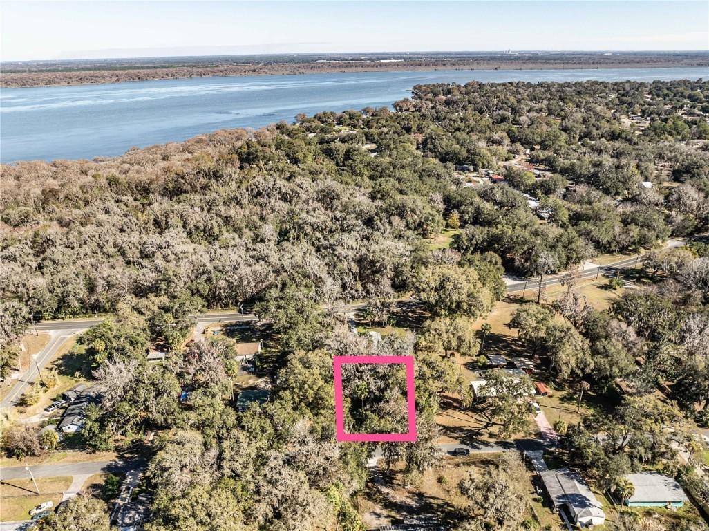 000 Cr 422, Lake Panasoffkee, FL 33538