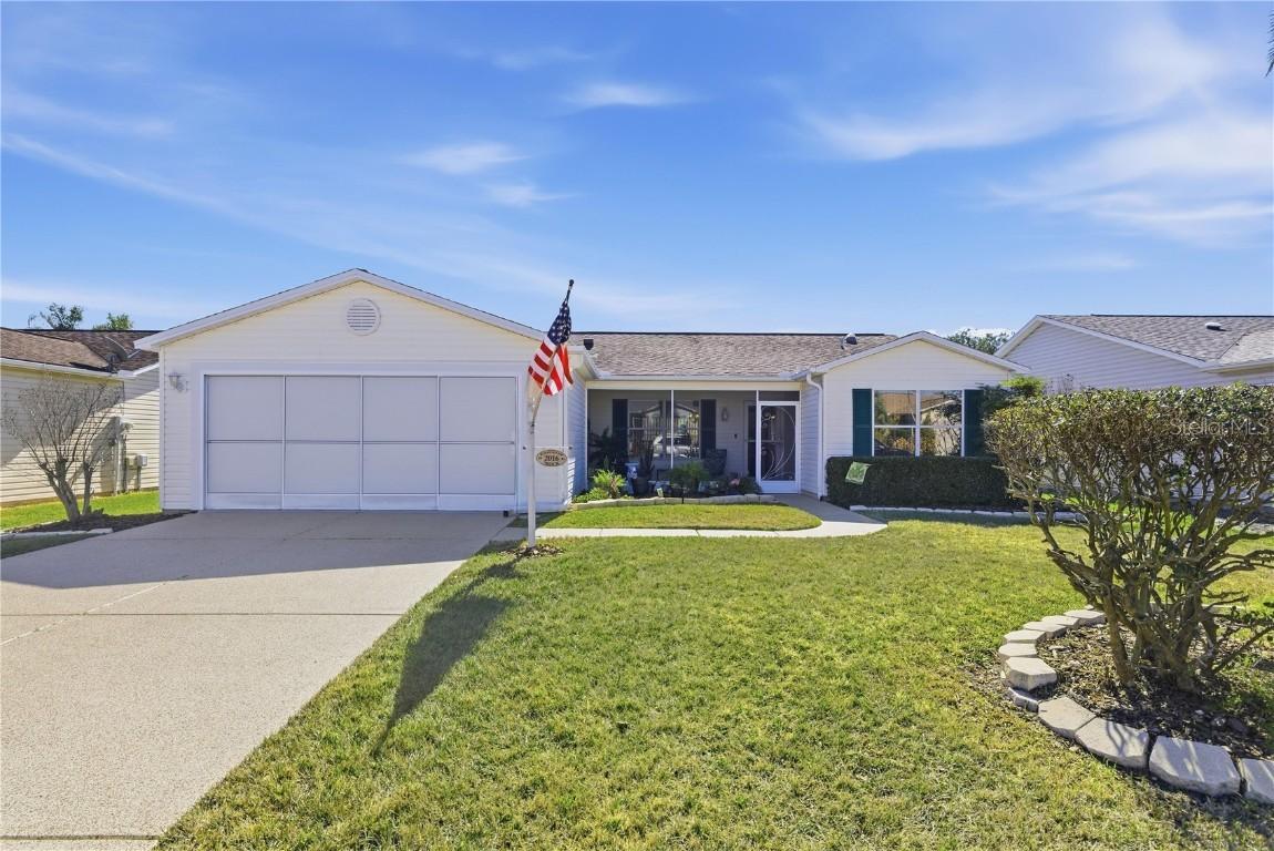 2016 Claudio Ln., Lady Lake, FL 32159