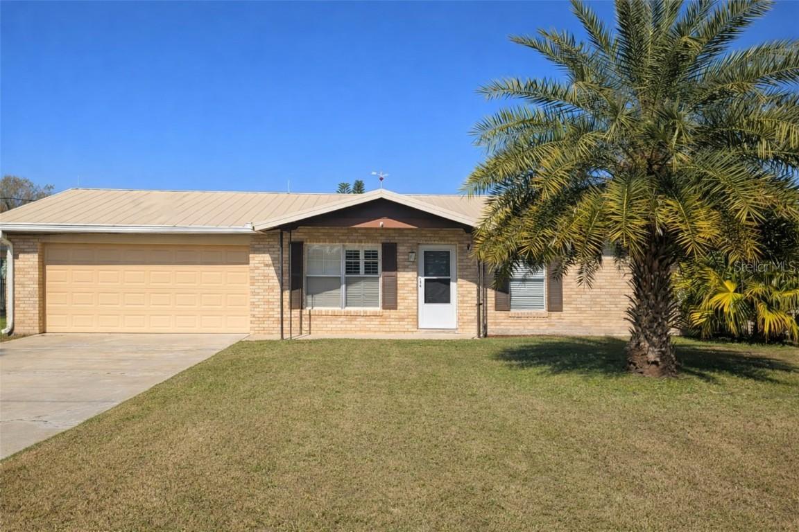 1636 Juno Tr., Astor, FL 32102