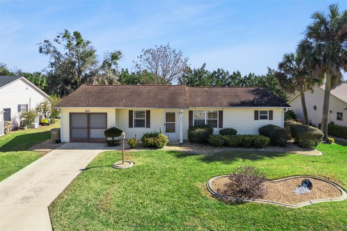 26041 Newcombe Cir., Leesburg, FL 34748