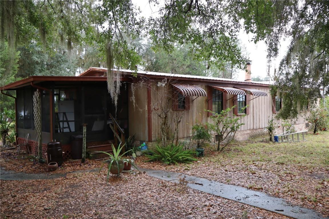 347 Star Lake Dr., Hawthorne, FL 32640