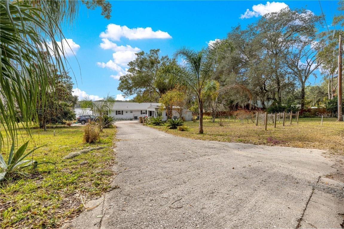 4244 North Rd., Fruitland Park, FL 34731