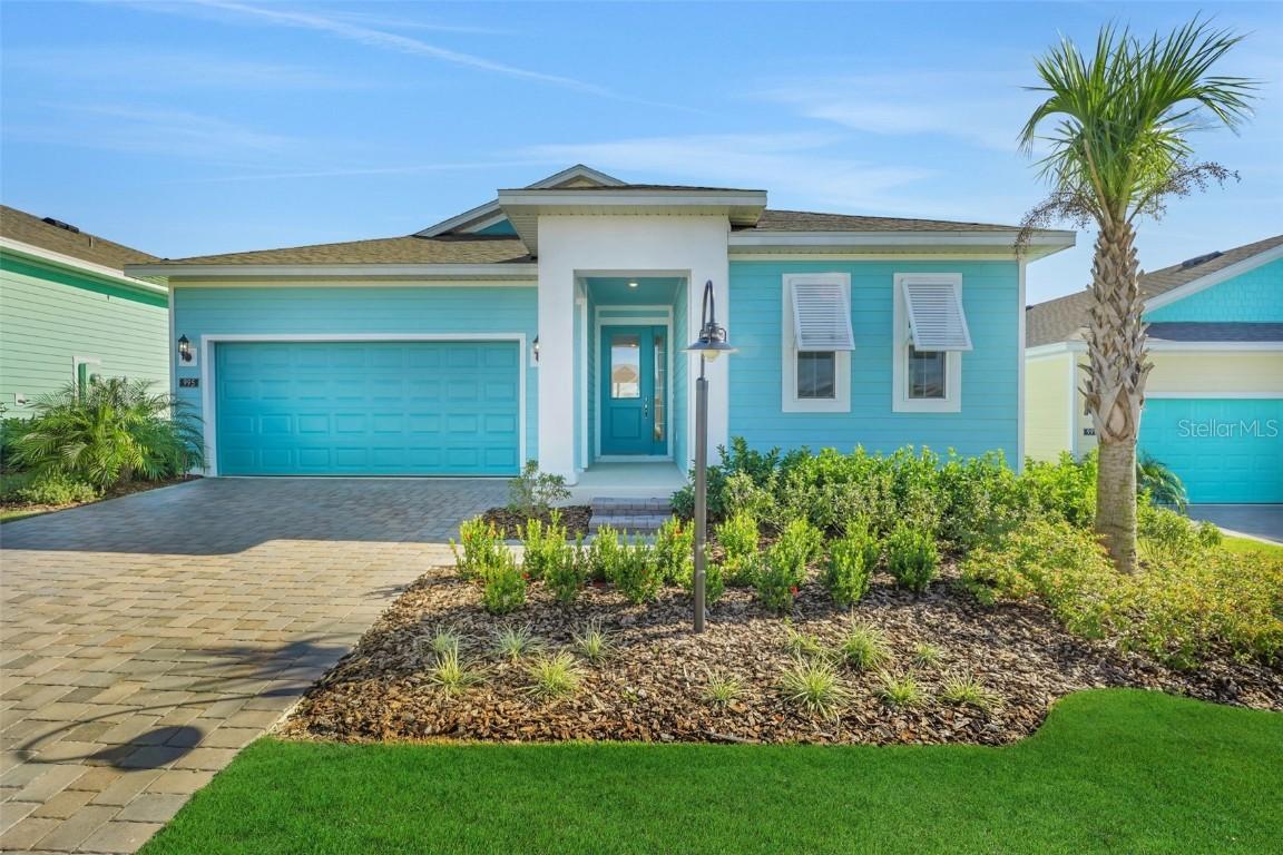 995 Fiesta Key Cir., Lady Lake, FL 32159