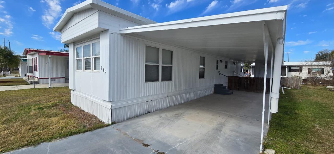 805 E Live Oak St., Wildwood, FL 34785