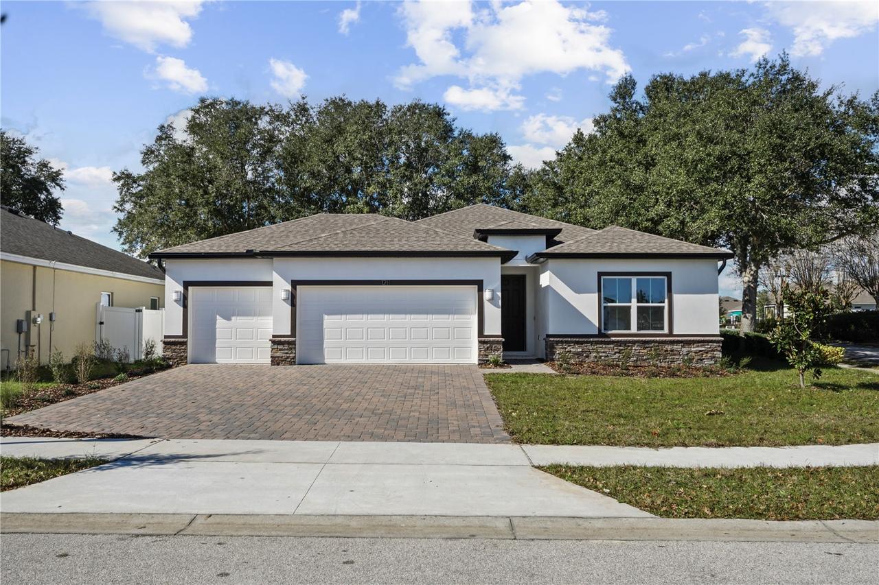 1211 Stratton Ave., Groveland, FL 34736