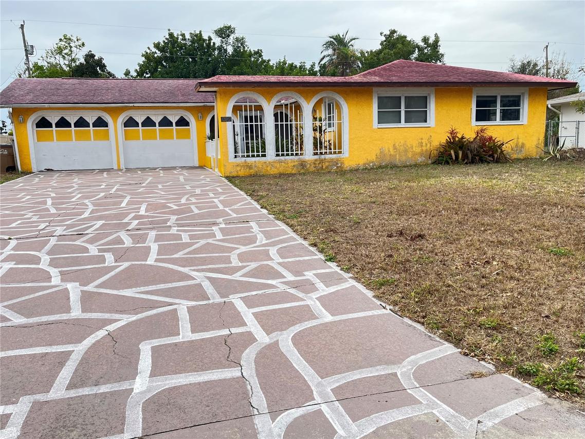 1310 SE 43rd Ter., Cape Coral, FL 33904