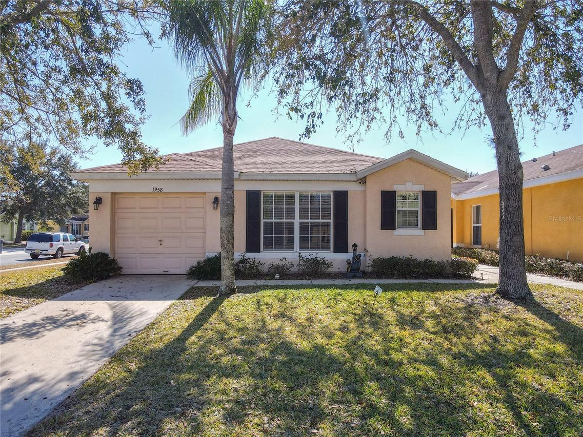 1958 Royal Ridge Dr., Davenport, FL 33896