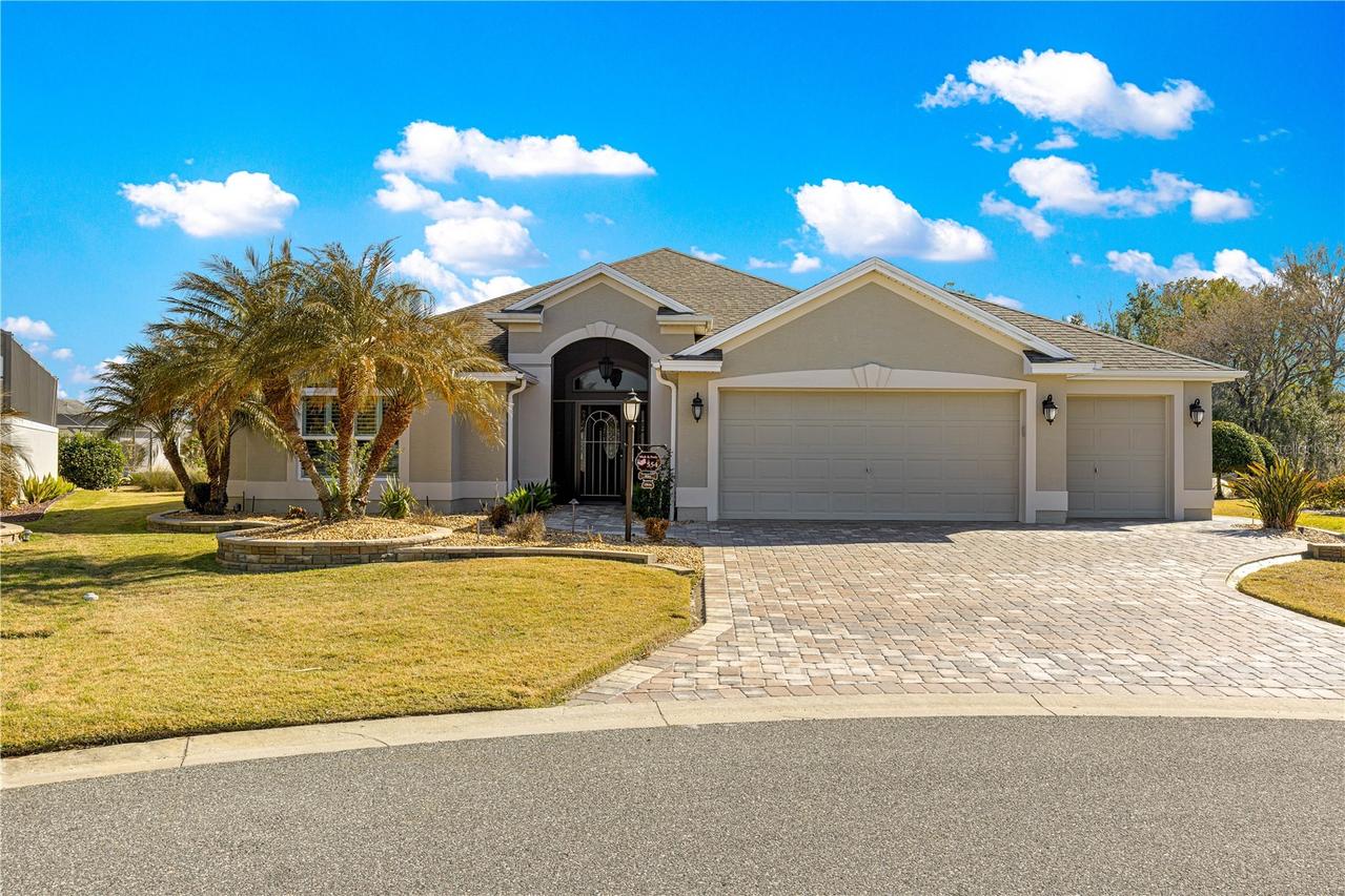 554 Socastee Pl., The Villages, FL 32163