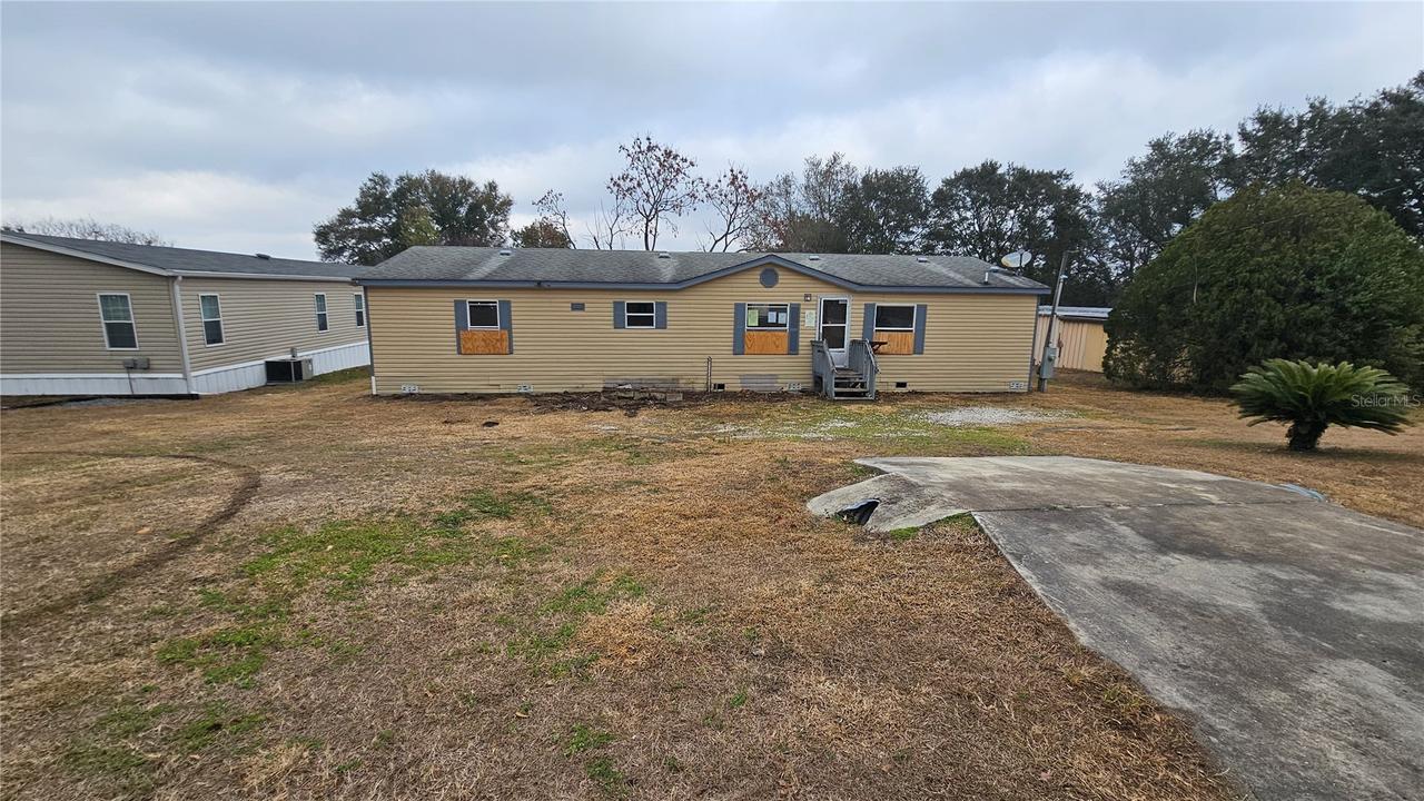 225 Skyline Dr., Lady Lake, FL 32159