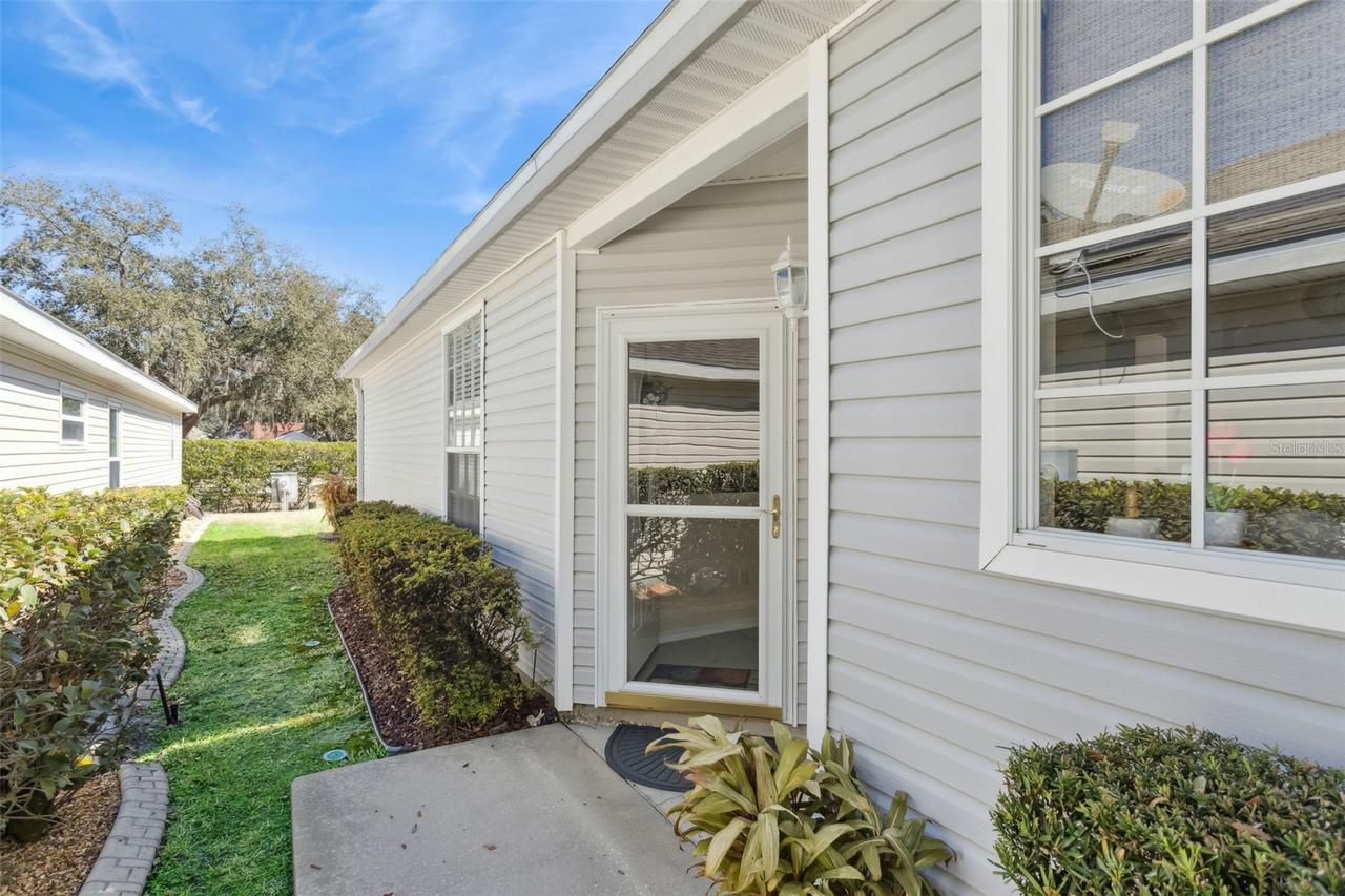25239 Cranes Roost Cir., Leesburg, FL 34748