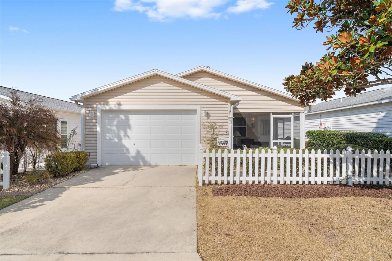 2351 Pine Ridge St., The Villages, FL 32162