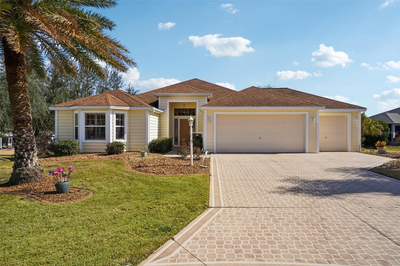 2251 Opal Ct., The Villages, FL 32162