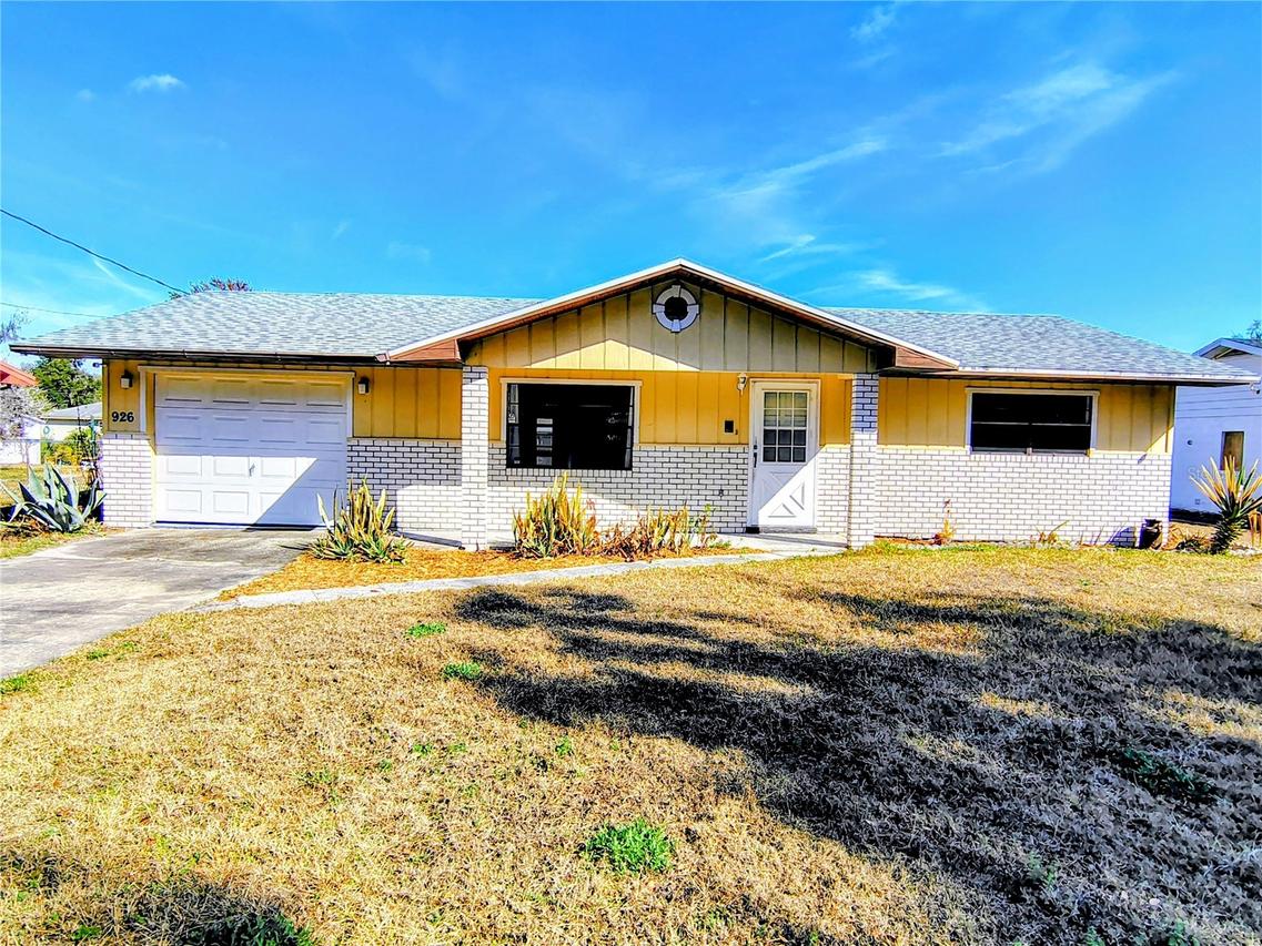 926 Cr 467, Lake Panasoffkee, FL 33538