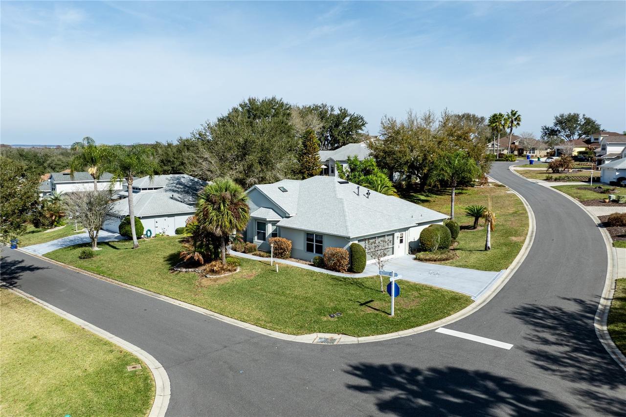 5732 Freeport Dr., Tavares, FL 32778