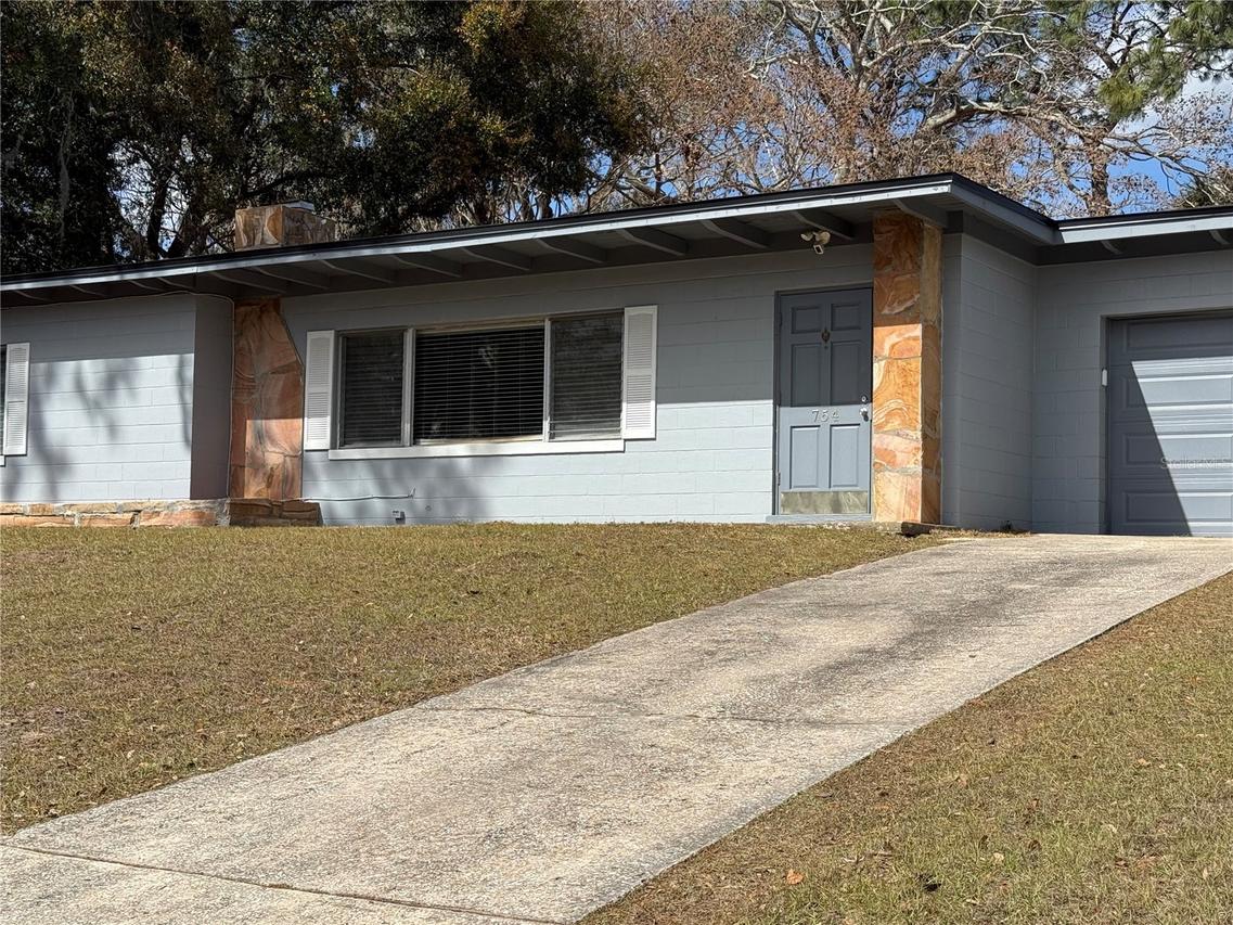 754 Pine Ln., Clermont, FL 34711