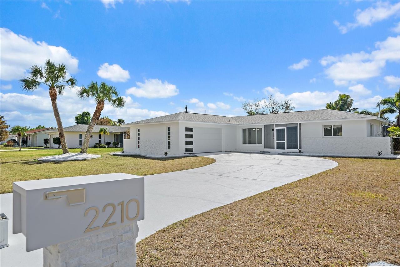2210 Blackwood Dr., Venice, FL 34293