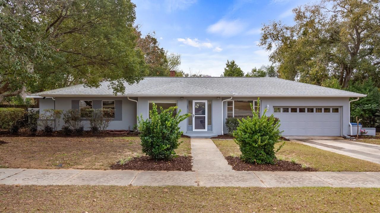 107 E Magnolia Ave., Howey In The Hills, FL 34737