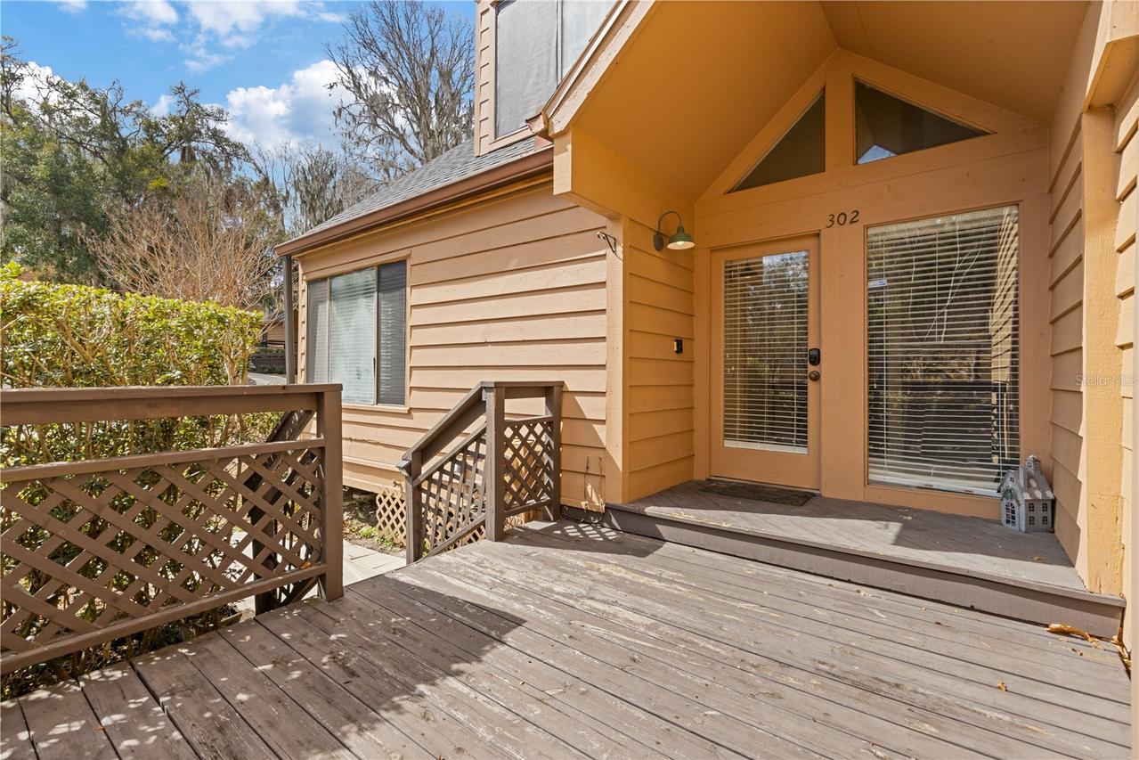 1621 NE 2nd St. #302, Ocala, FL 34470