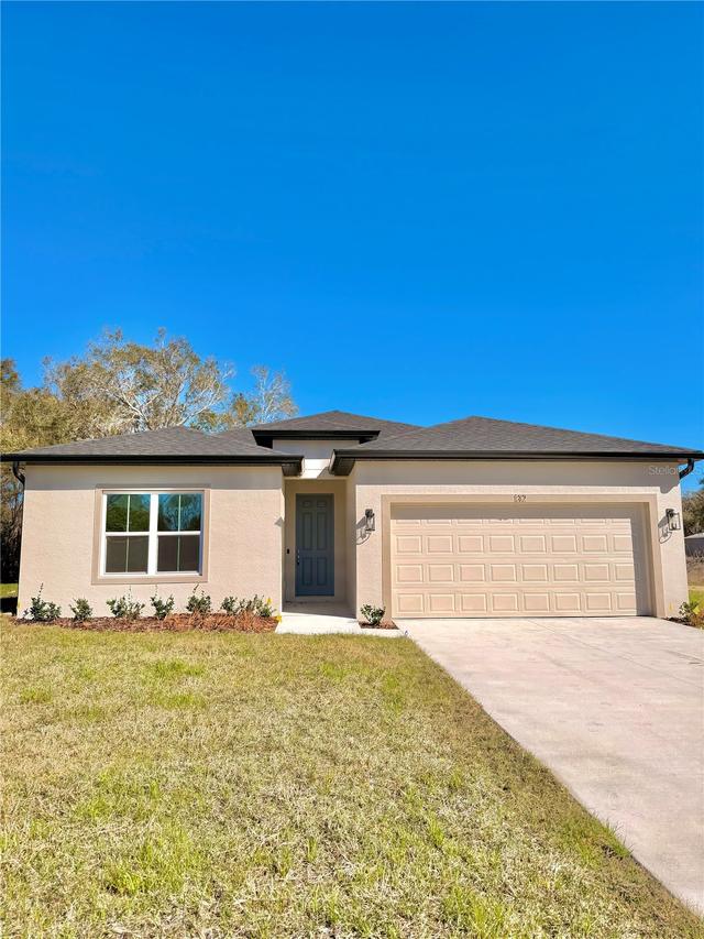 132 W Prairie St., Center Hill, FL 33514