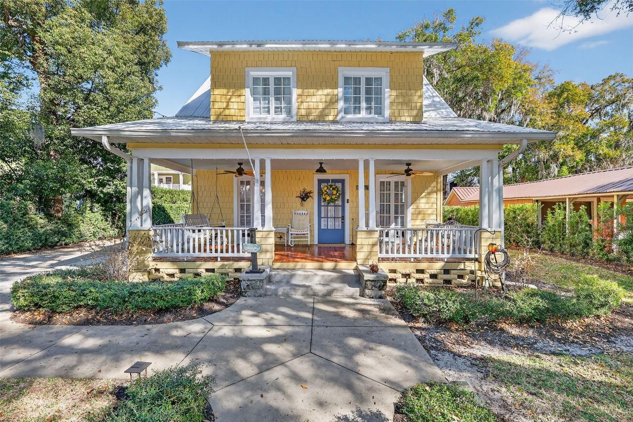 932 N Mcdonald St., Mount Dora, FL 32757