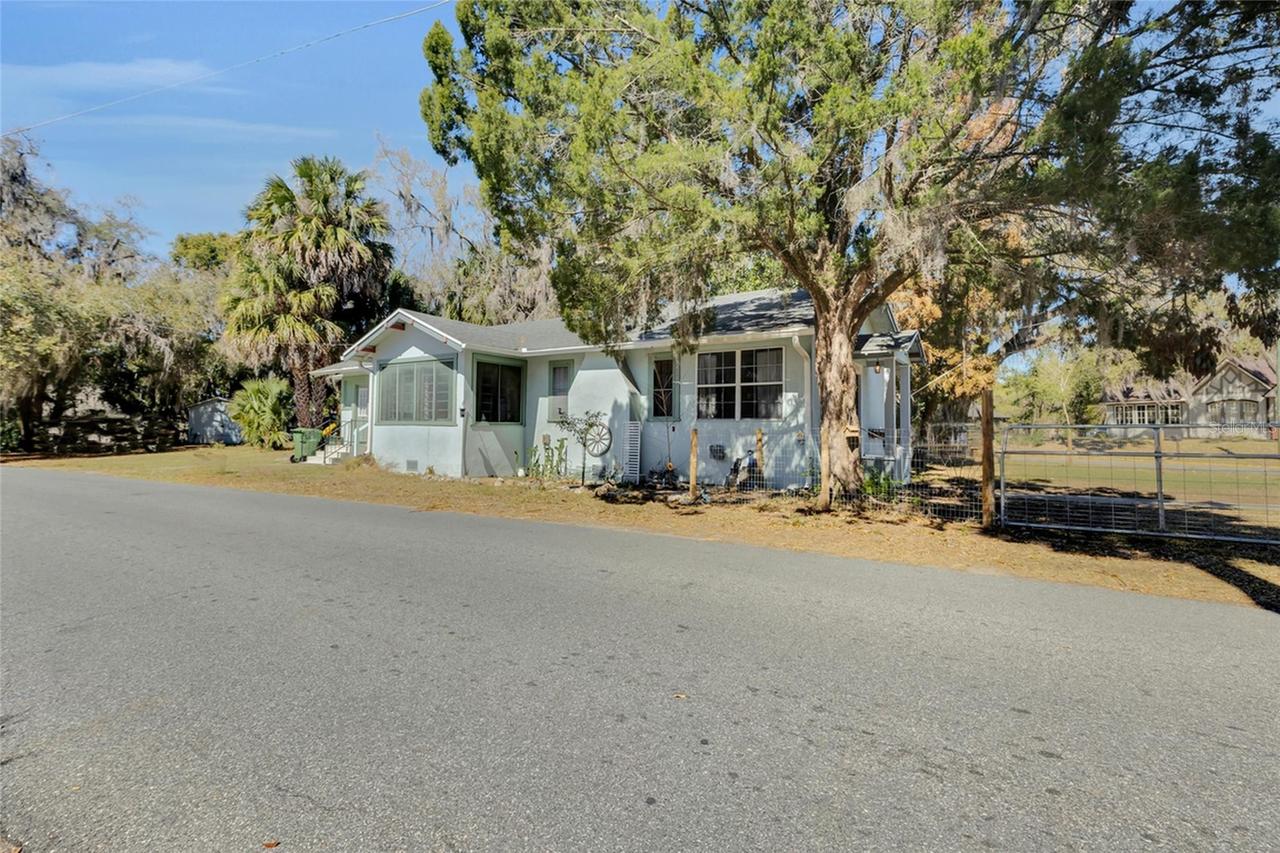 1201 Sunshine Ave., Leesburg, FL 34748