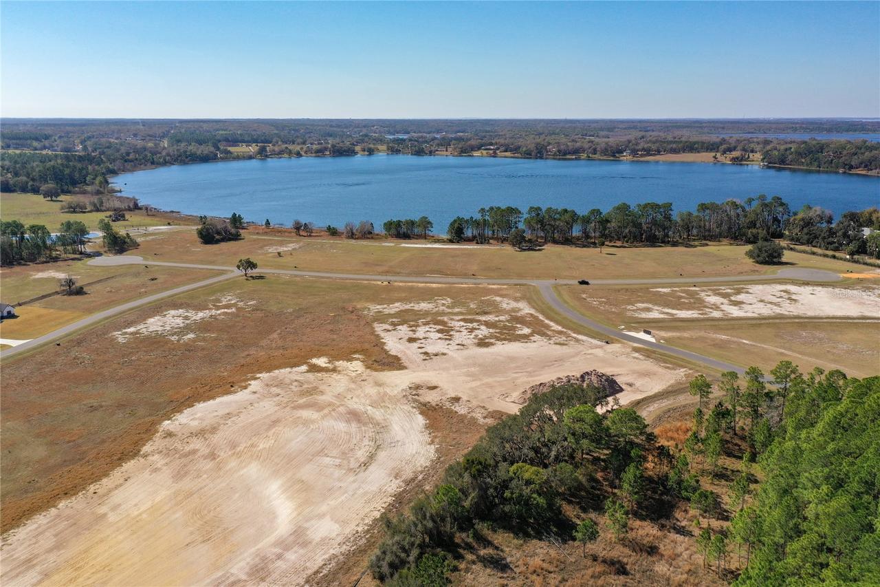 38400 Wooded Meadow Dr., Umatilla, FL 32784