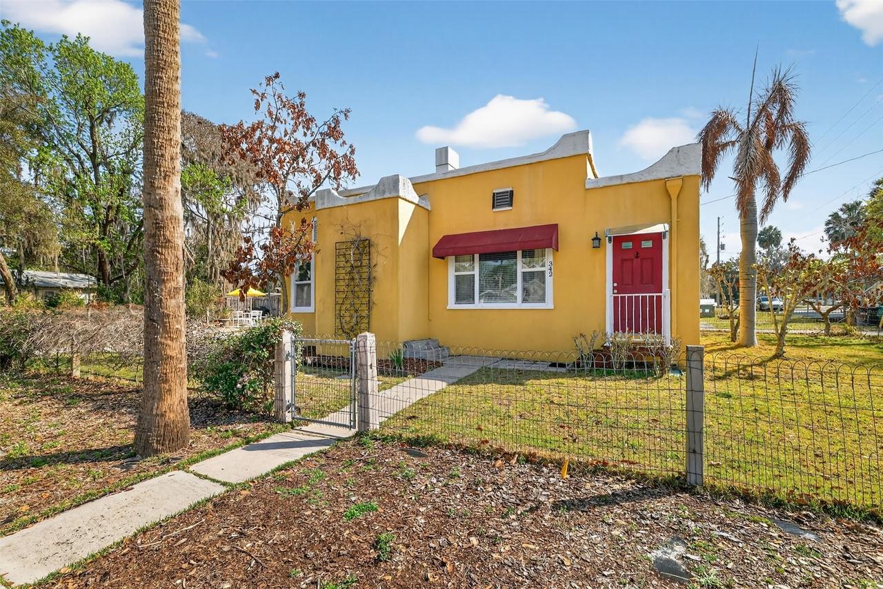 342 S Clayton St., Mount Dora, FL 32757