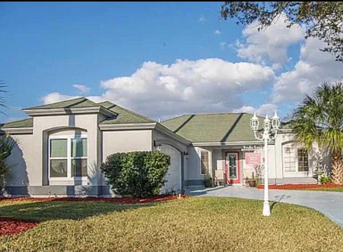 307 Del Mar Dr., Lady Lake, FL 32159