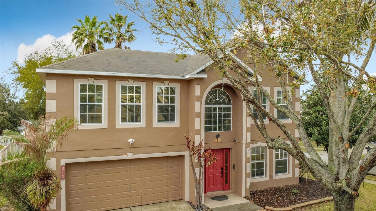 313 Azores Pl., Groveland, FL 34736