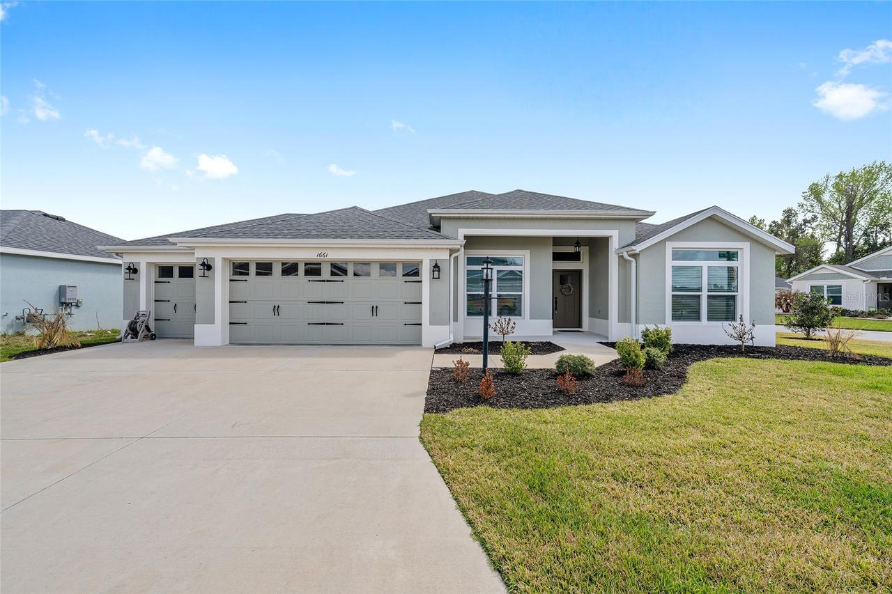 1661 Vanbeck Cir., The Villages, FL 34762