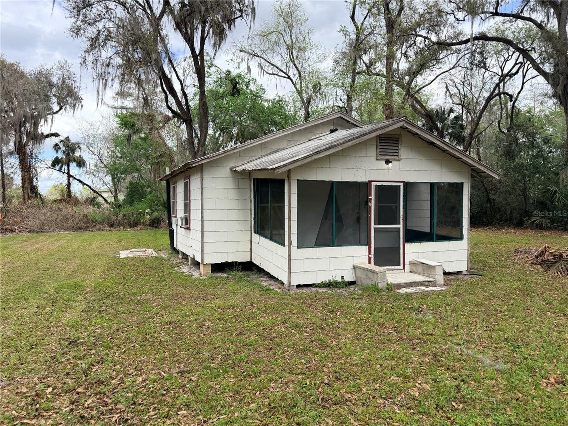 1710 Northwest 29th Road, Lake Panasoffkee, FL 33538