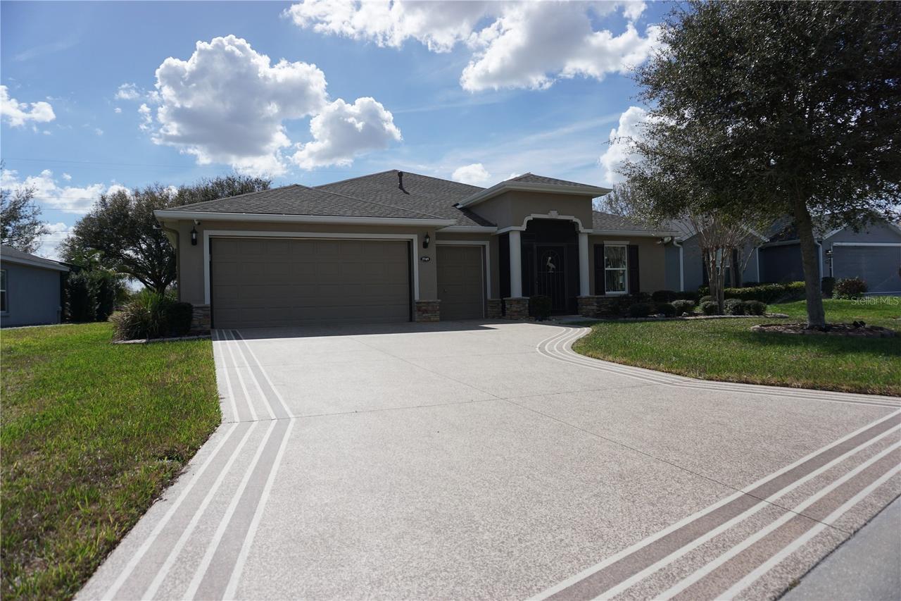 3749 Arlington Ridge Blvd., Leesburg, FL 34748
