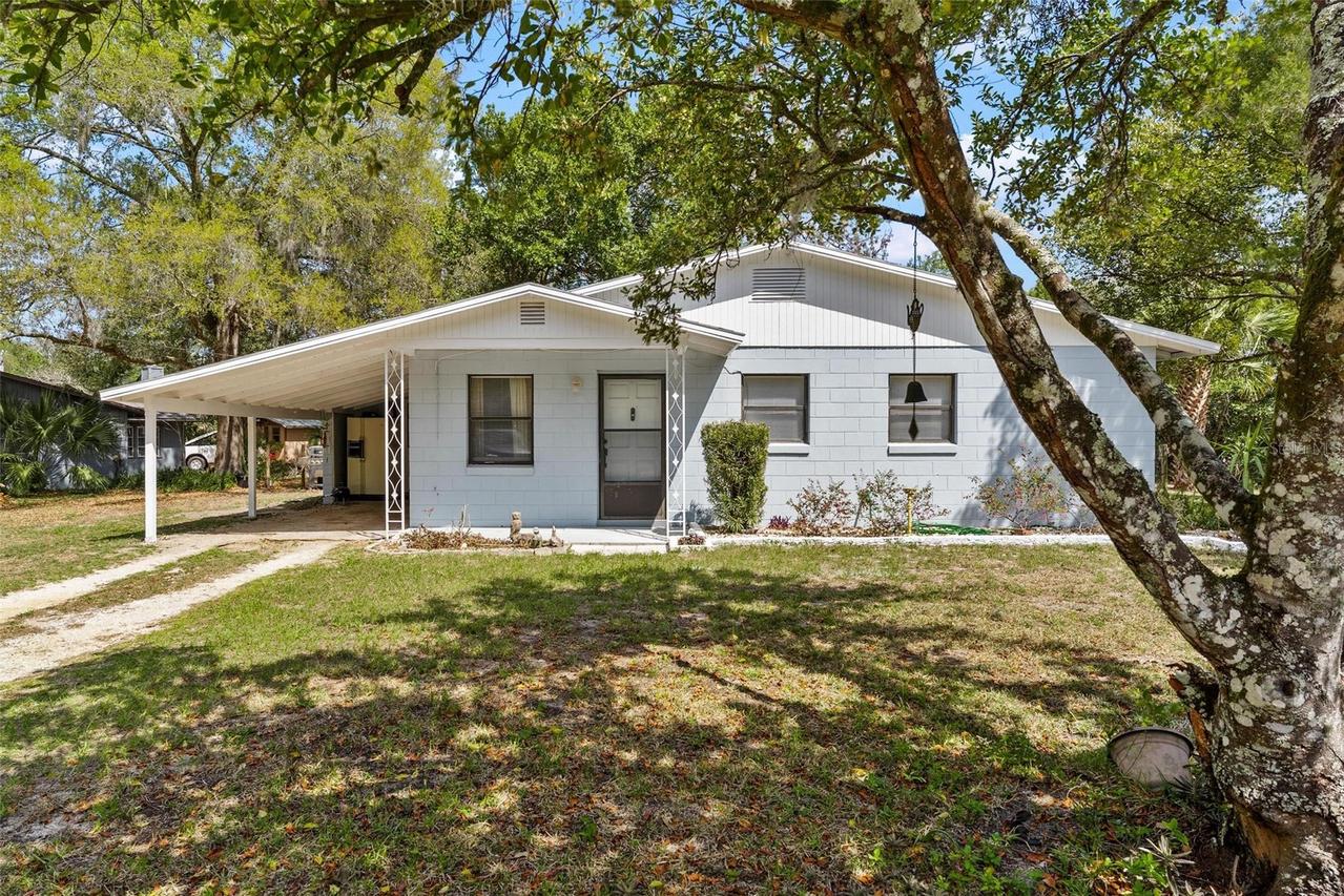 501 Poinsettia Ave., Fruitland Park, FL 34731
