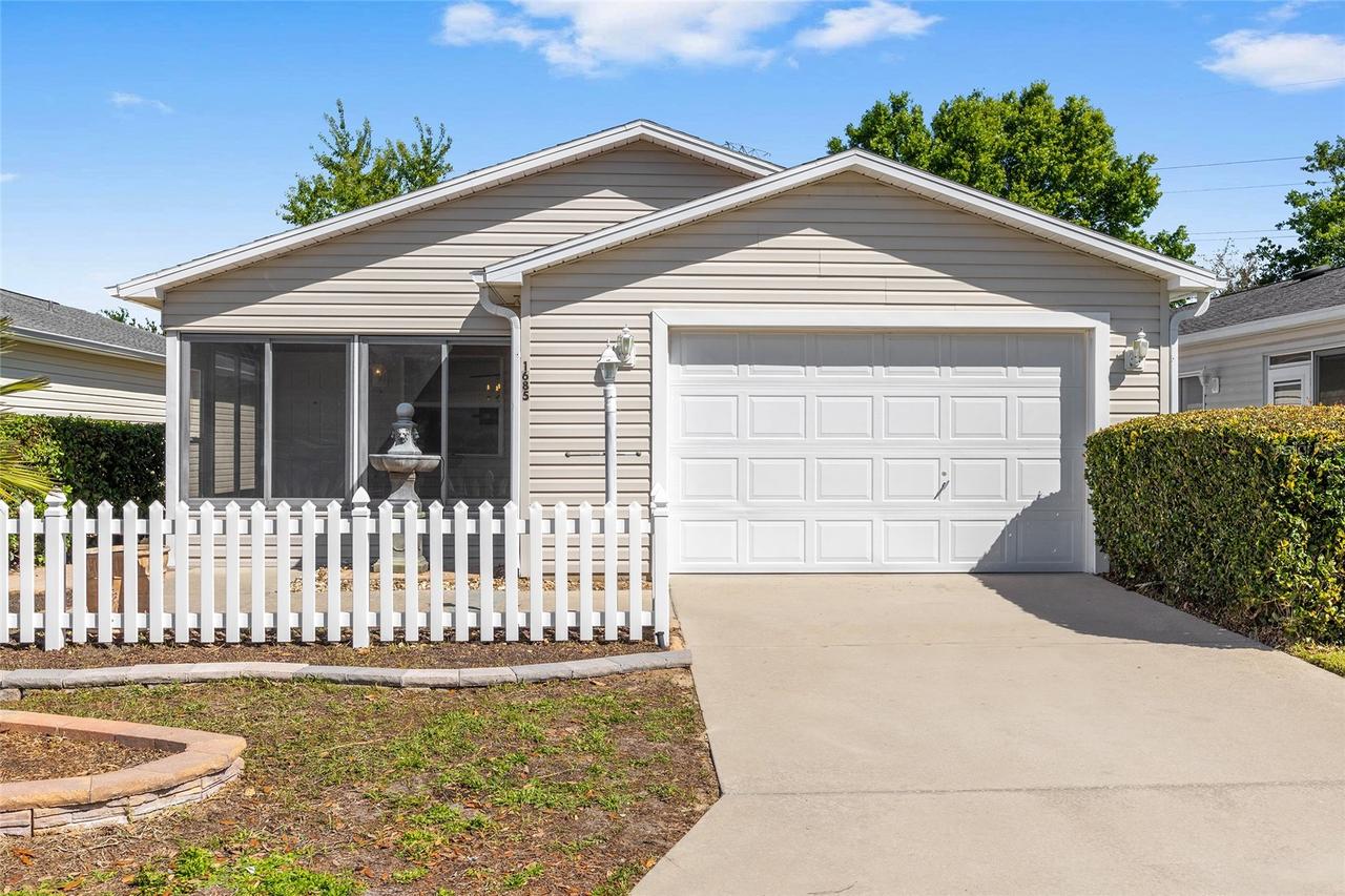 1685 Campos Dr., The Villages, FL 32162