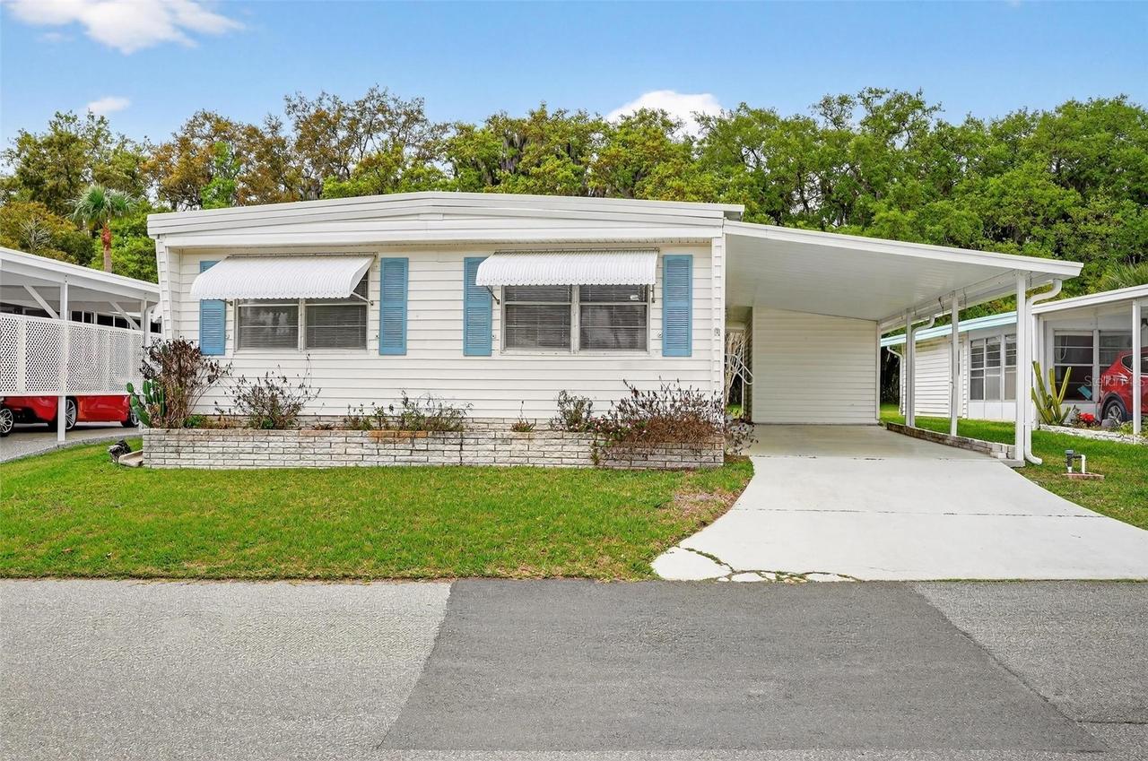 7 Cocos Plumosa Dr. #A, Eustis, FL 32726