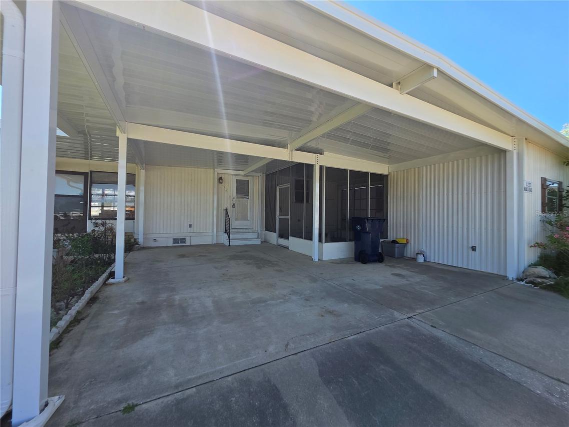 1227 Nassau Cir., Tavares, FL 32778