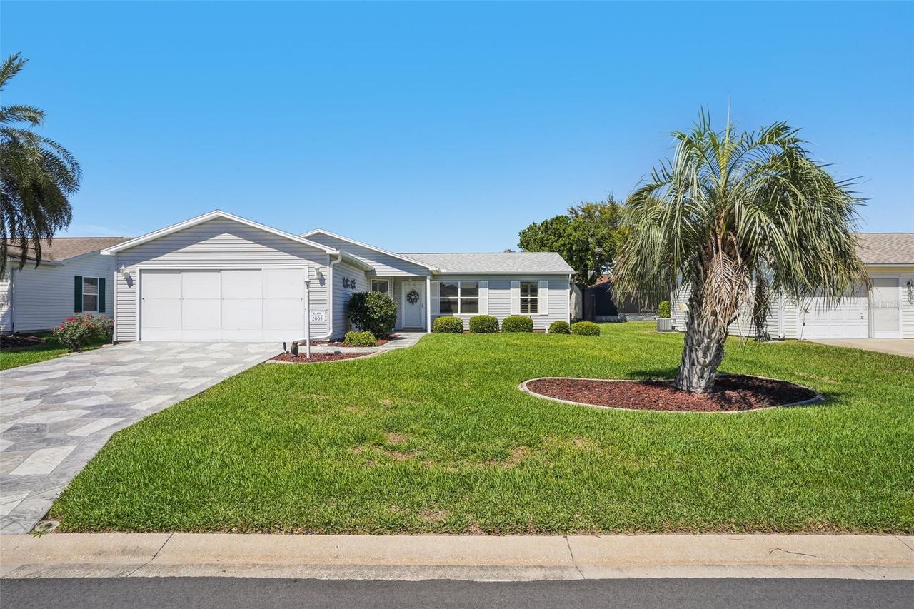 2005 Claudio Ln., The Villages, FL 32159