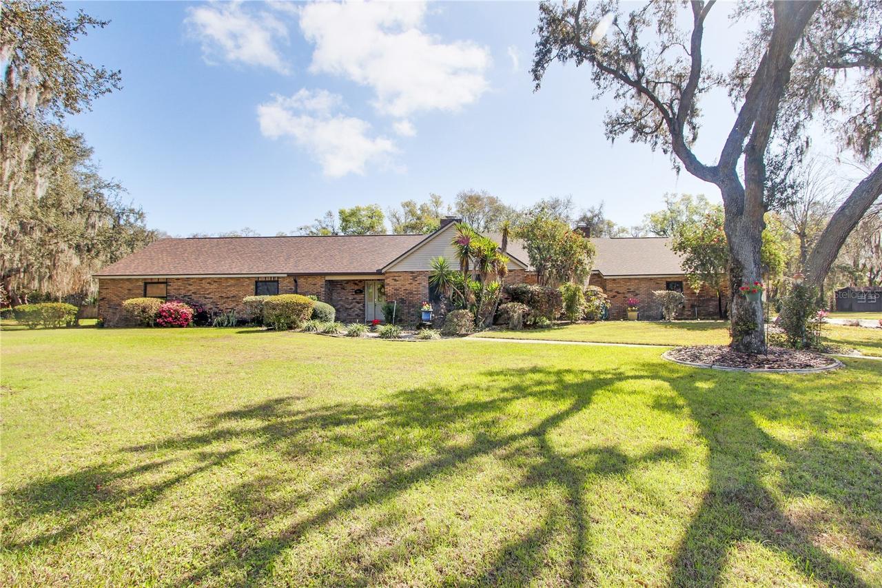 4353 Emmaus Rd., Fruitland Park, FL 34731