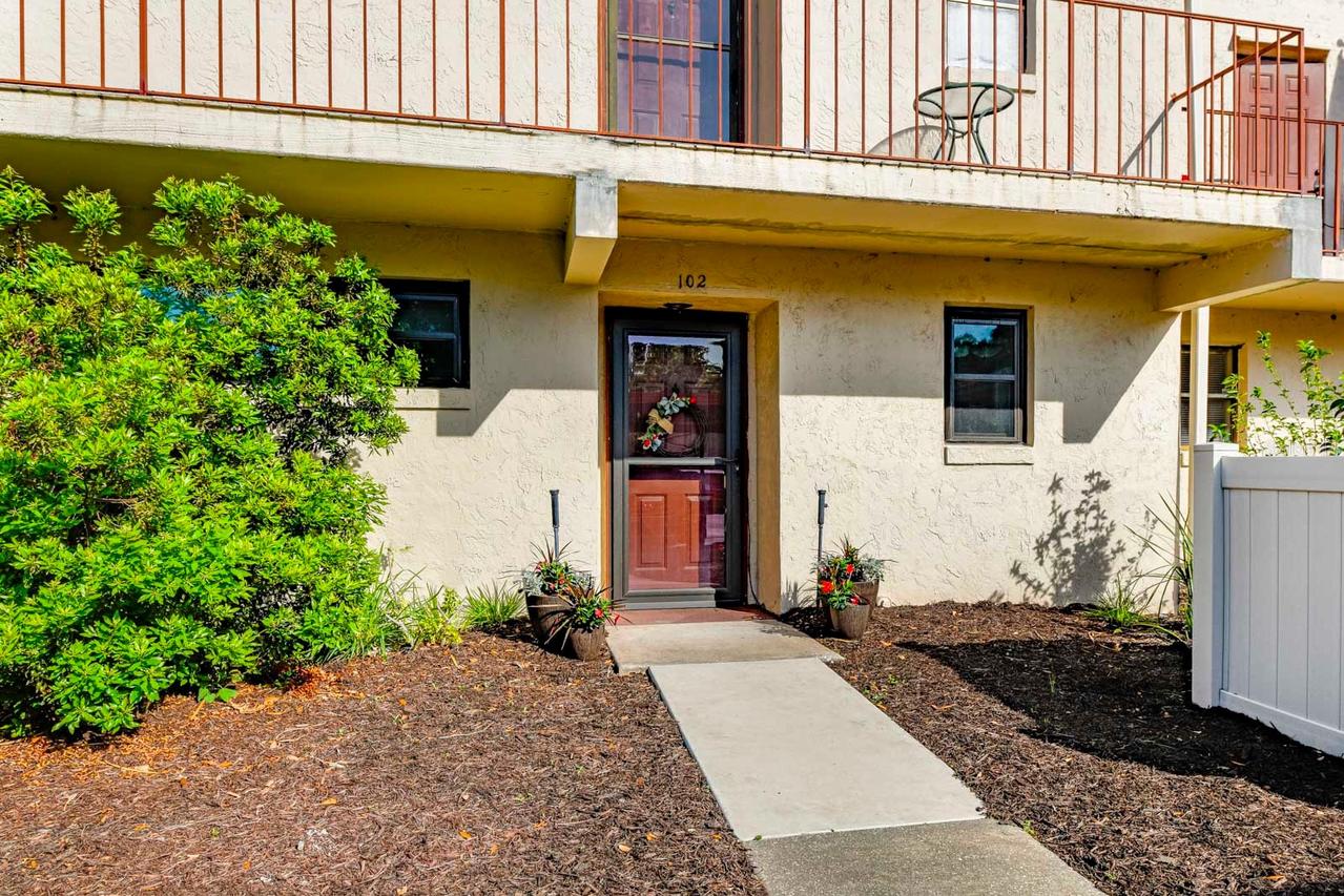 4300 Baywood Blvd. #B102, Mount Dora, FL 32757