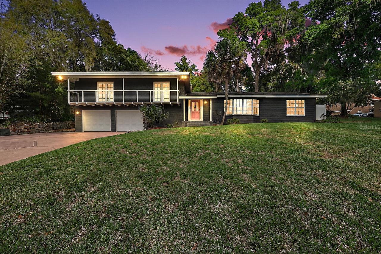 1039 Lake Gracie Dr., Eustis, FL 32726
