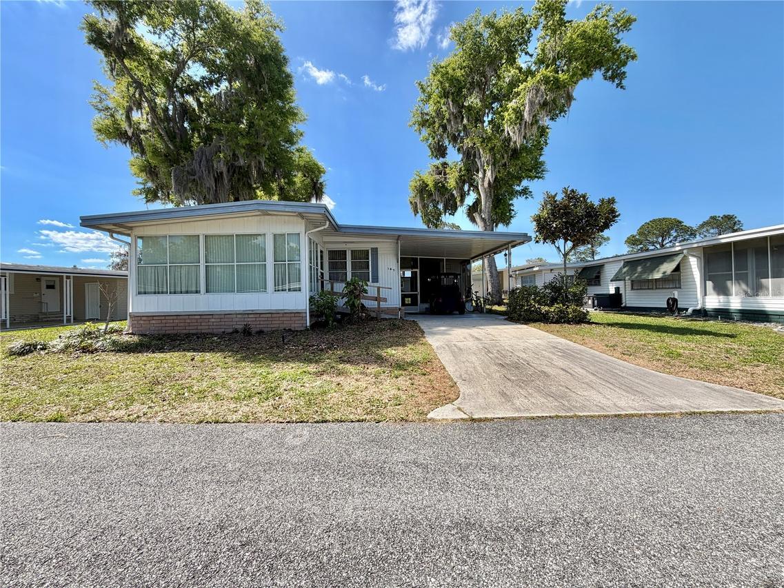 167 Jacaranda Dr., Leesburg, FL 34748