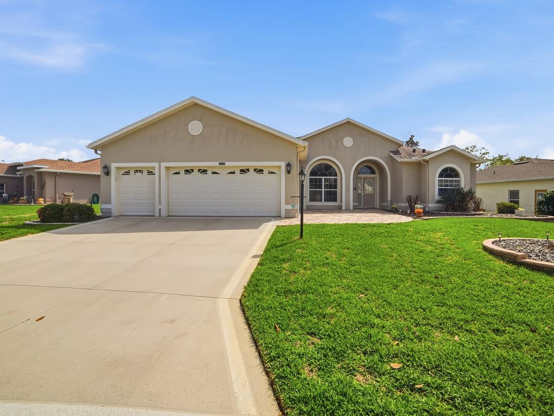 24530 Parlange Ct., Leesburg, FL 34748