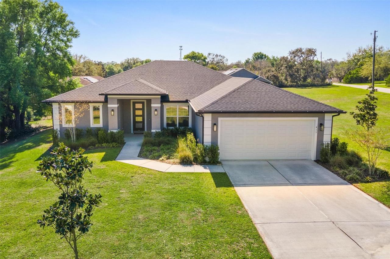 415 N Dixie Dr., Howey In The Hills, FL 34737