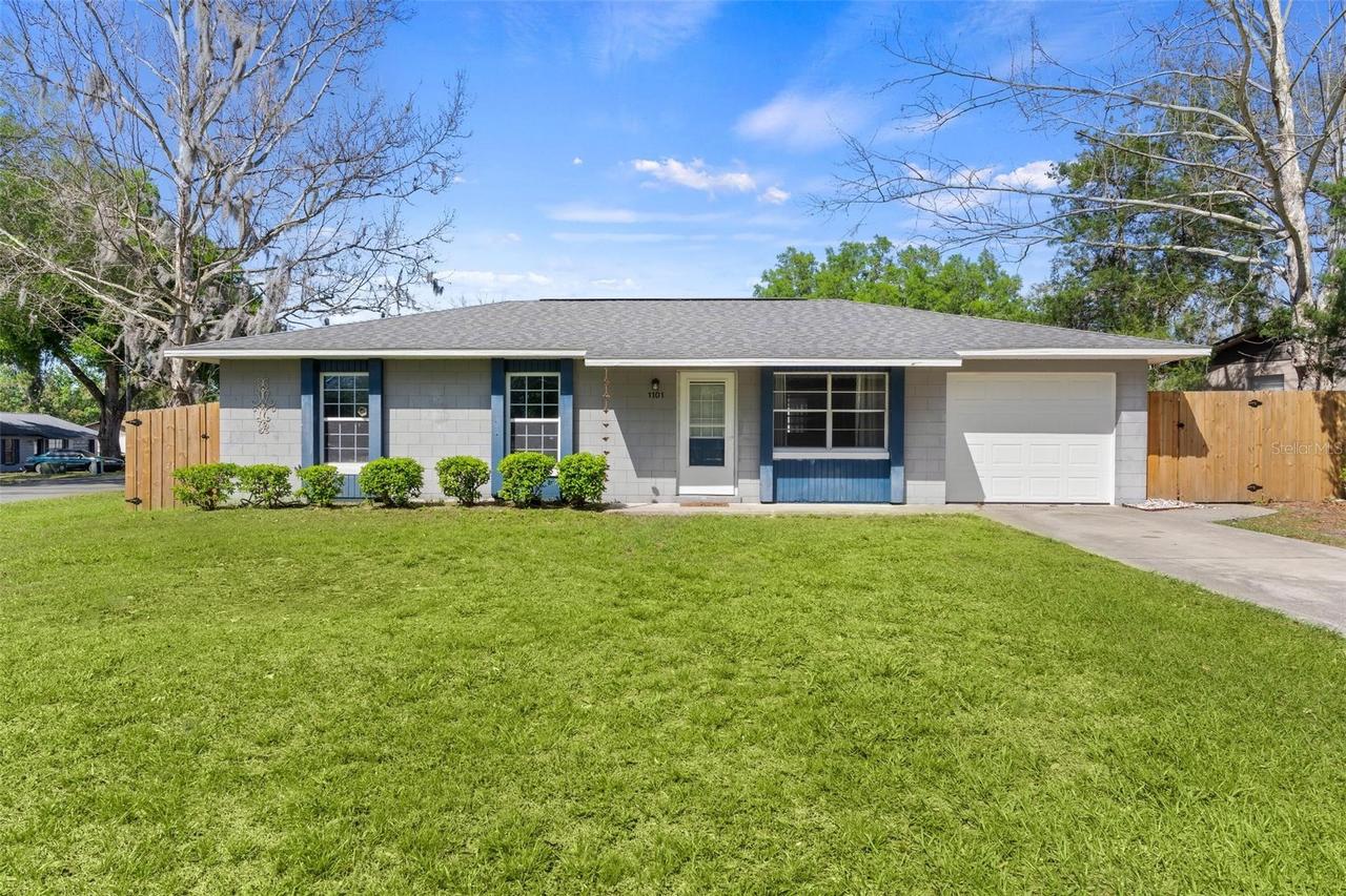 1101 Spruce Ct., Tavares, FL 32778