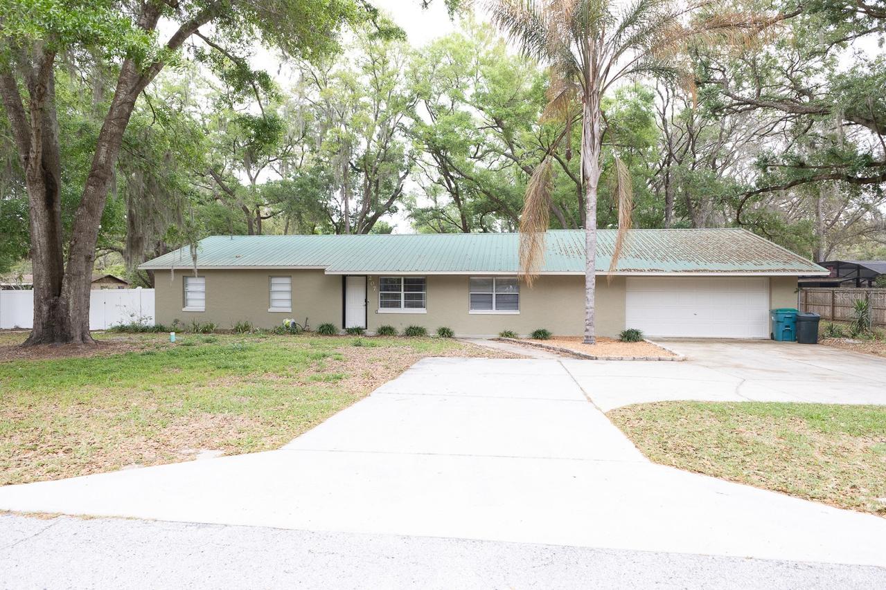 207 Mandarin Ln, Fruitland Park, FL 34731